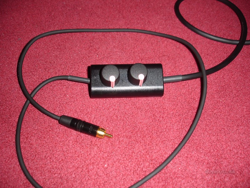 Die zusätzlichen zwei Regler am Kabel sorgen für weiteren Spielspaß.