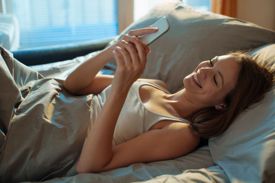 Sapiosexuelle Menschen lassen sich nur mit geistreichen Nachrichten beeindrucken!