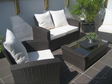 Eine Outdoorsitzgruppe im Swingerclub Escandalo.