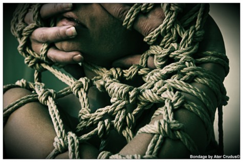 Was gilt es zu beachten, um Bondage gefahrlos genießen zu können? Copyright aller Bilder: Ater Crudus
