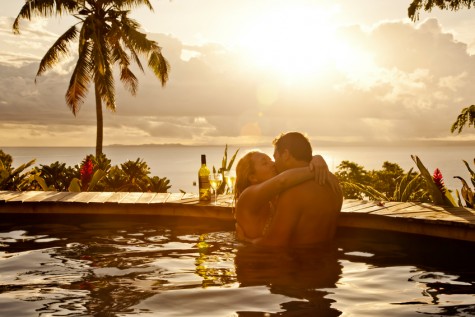 Warum gibt es in Hotels keine Pärchen-Areale, wo man - etwa im Pool - einfach fummeln kann? © Justin Horrocks, istockphoto.com
